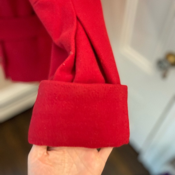 Fire engine red short Jackie O. jacket with 3/4 length sleeves and belt. - Picture 5 of 9